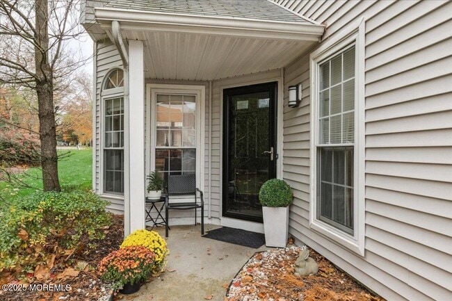 Building Photo - 292 Daisy Dr