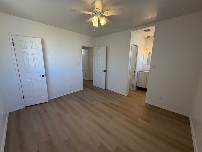 Building Photo - Spacious 4 Bed 3 Bath Single-Level Home | RV Gate | Huge Yard | Bright Open Layout