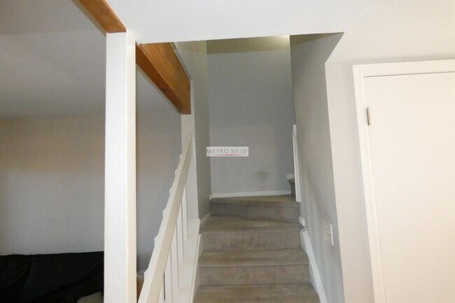 Building Photo - 4712 Edison Ln