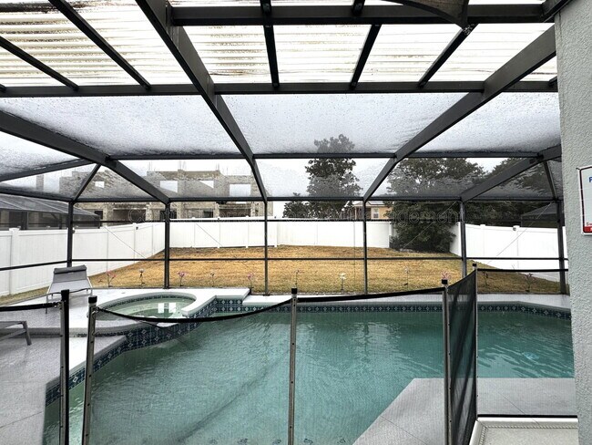 Building Photo - 736 Kildrummy Dr