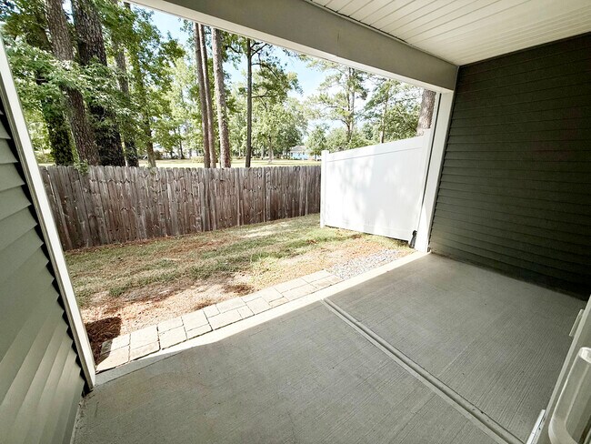 Building Photo - 1568 Bellamy Pl Dr
