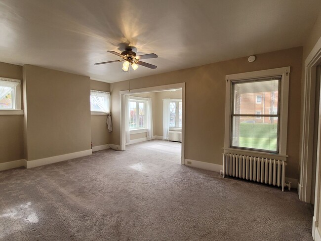 Building Photo - bro2929