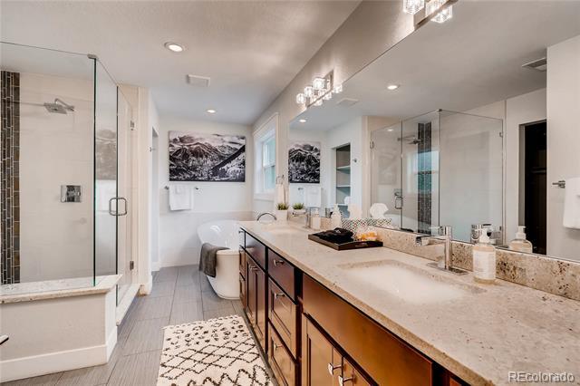 Building Photo - 2901 W 20th Ave