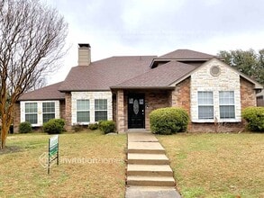 Building Photo - 8713 Wood Glen Dr