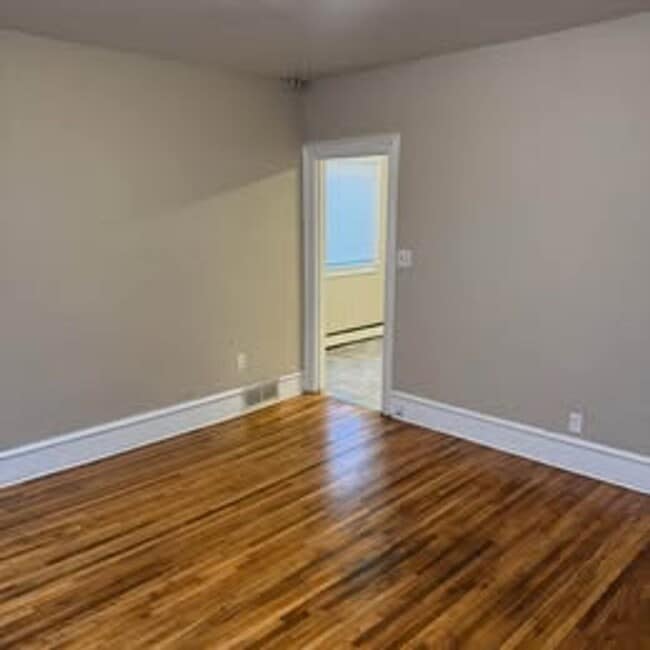 Building Photo - 535 7th St NW