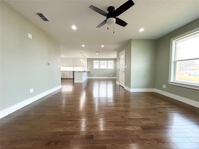 Building Photo - 102 Colorado St