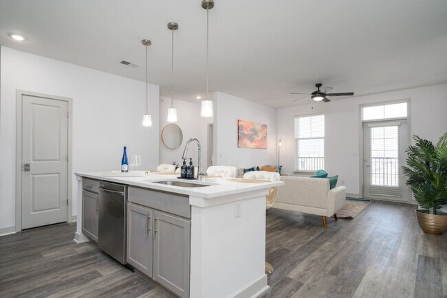 Building Photo - 5790 Sunrise Way