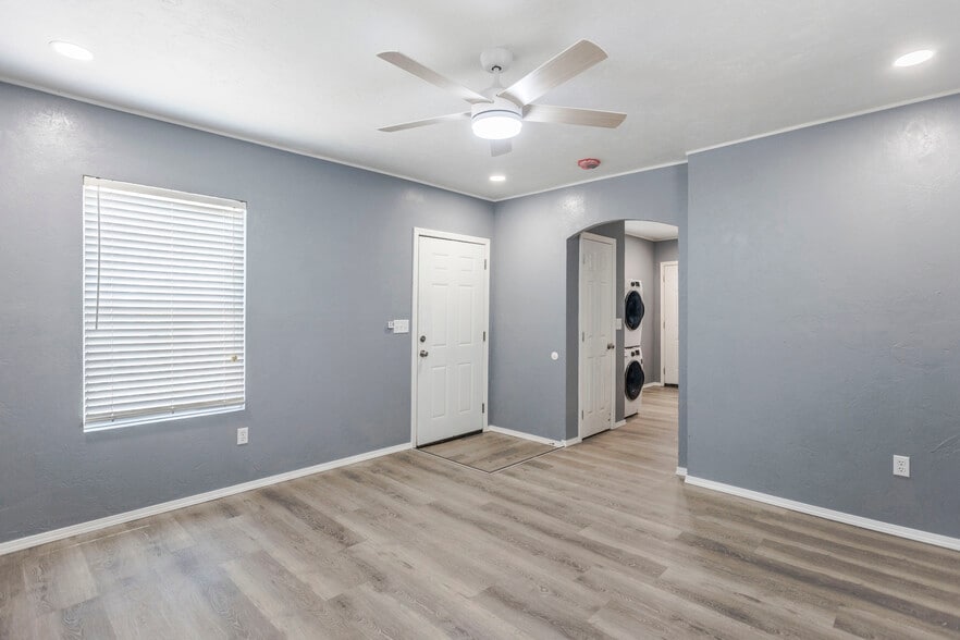 Building Photo - 1016 S Chester St