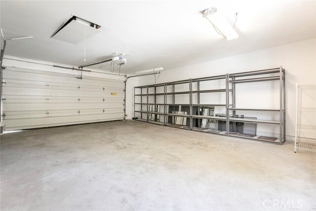 Building Photo - 2644 E Chevy Chase Dr