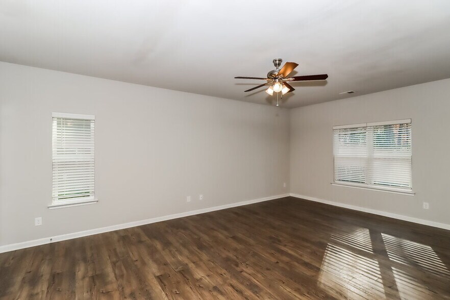 Building Photo - 1017 Helms Rd