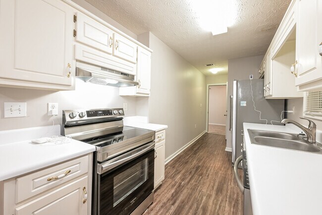 Building Photo - Fantastic 3bd/2ba home! Let yourself in!