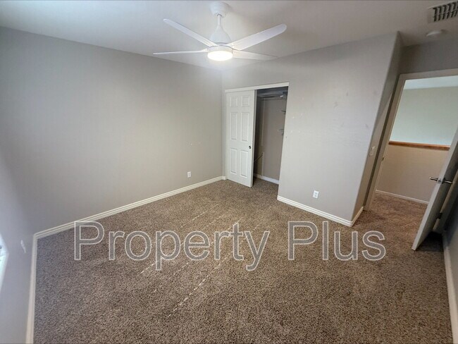 Building Photo - 8355 W Molly Ln