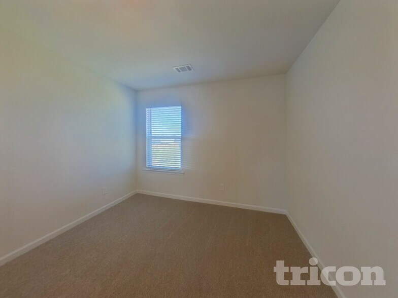 Building Photo - 823 Athens Ln