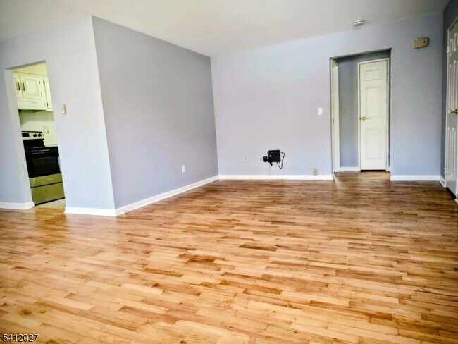 Building Photo - 15 Cottage St