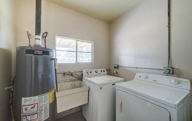 Building Photo - COMING SOON! Charming 2-Bedroom Rental in ...
