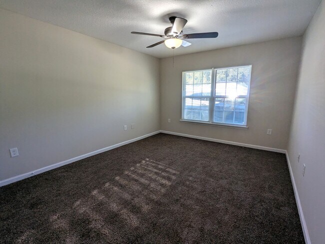 Building Photo - 115 Plantation Point Dr