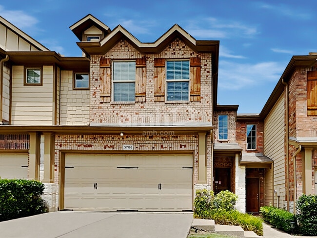 Building Photo - 3706 Boxwood Dr