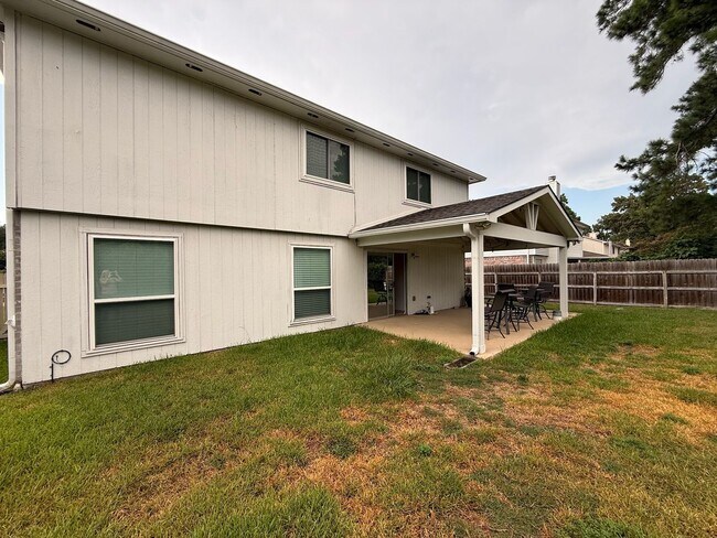 Building Photo - 2722 Springstone Dr