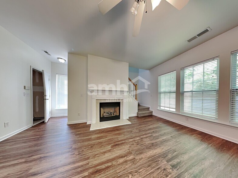 Building Photo - 3309 Glamorgan Ct