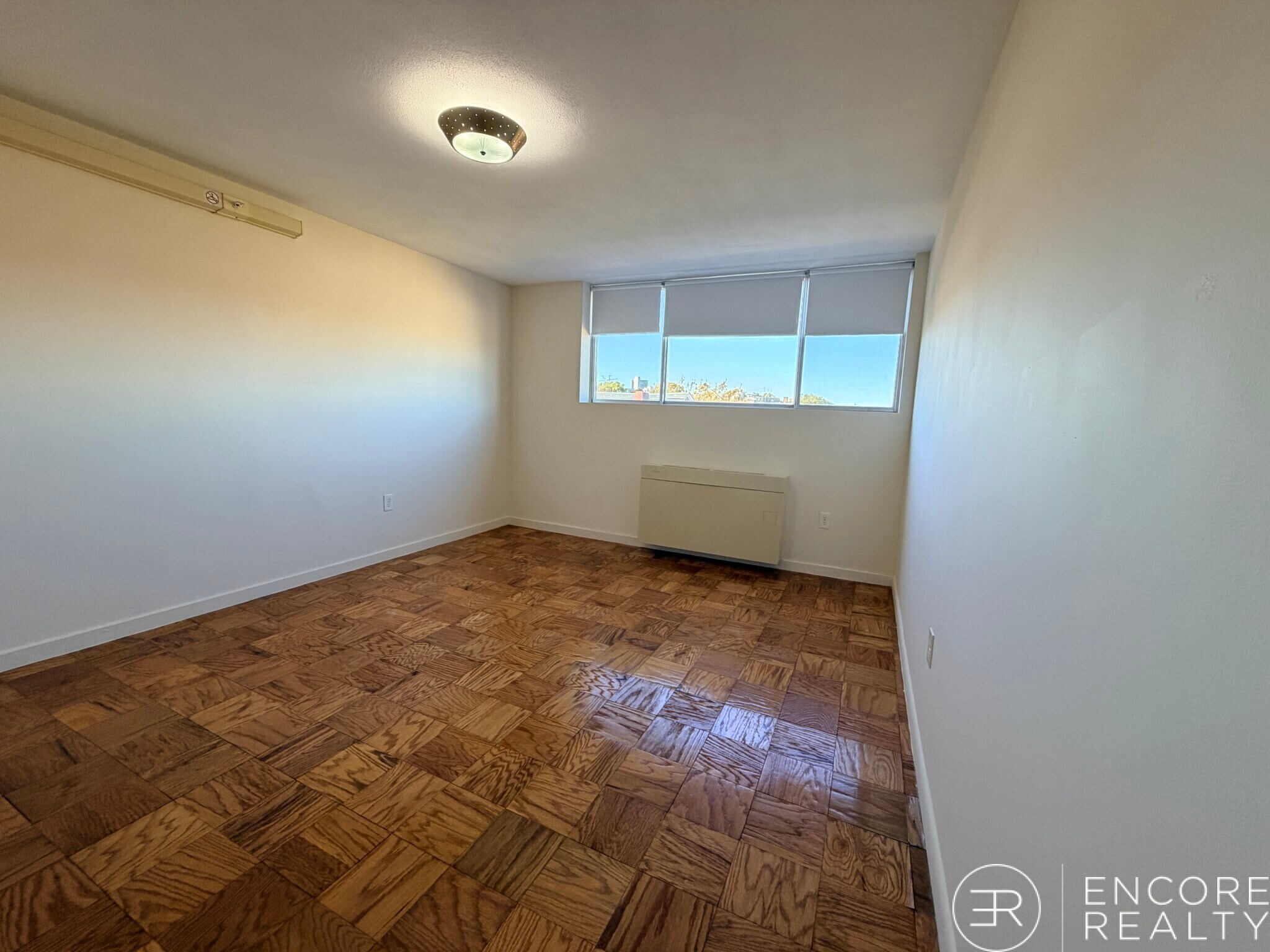 Building Photo - 80 Monmouth St