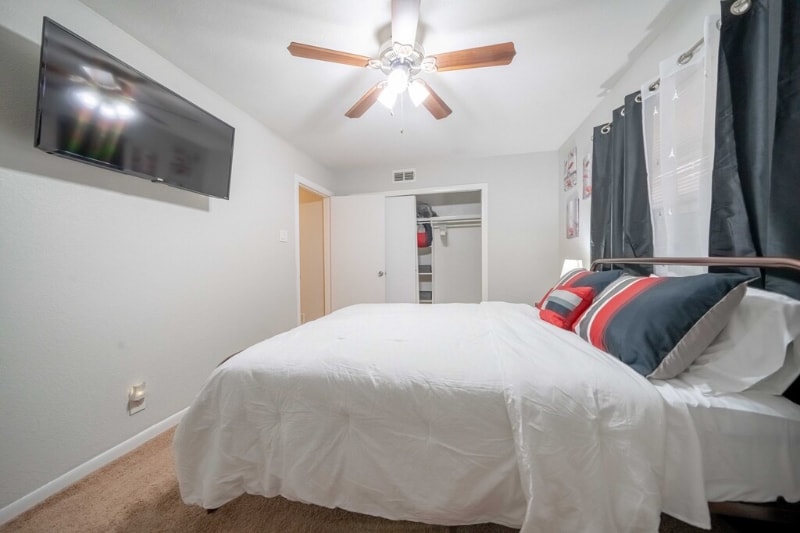 Building Photo - 1703 Monaco Dr
