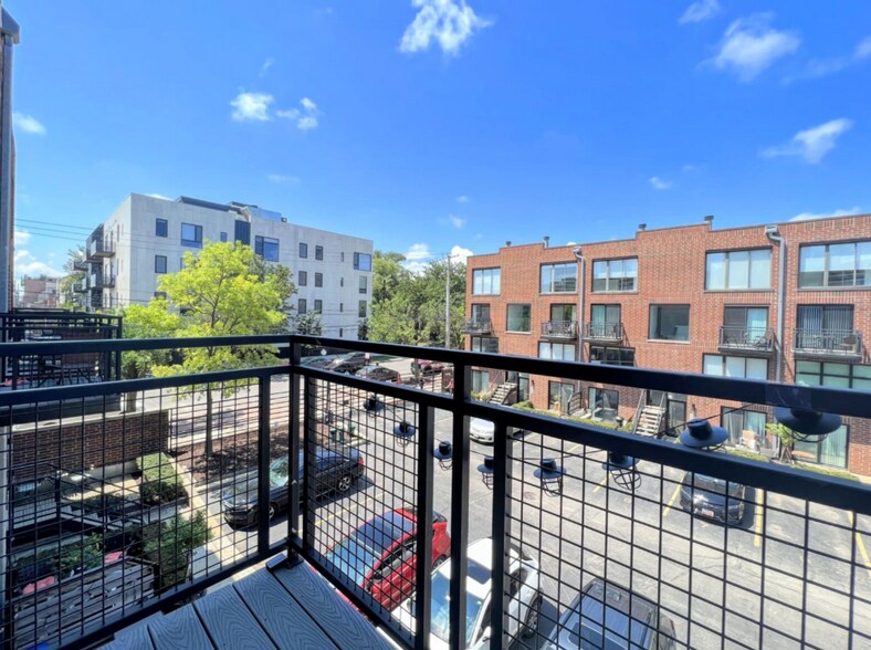 Building Photo - 941 W Grace St