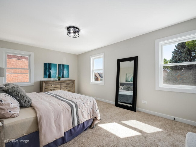 Building Photo - 4036 W 57th St