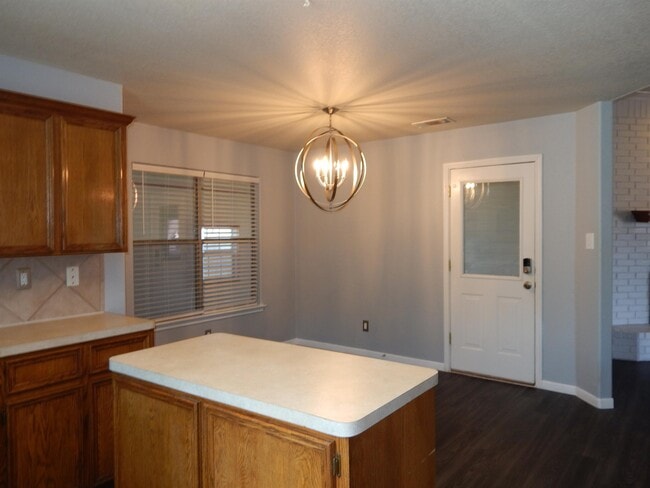 Building Photo - 106 Cedar Ridge Dr