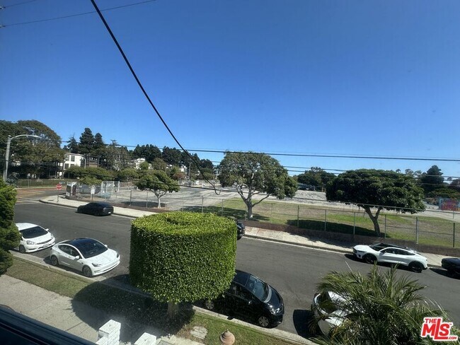 Building Photo - 8025 Redlands St