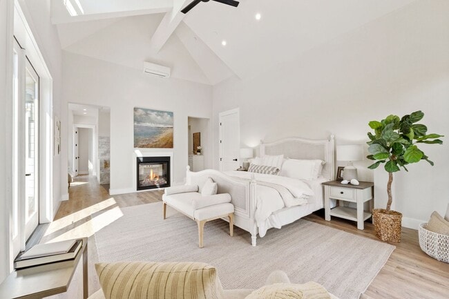 Building Photo - $11,995 - Stunning Executive Estate in Willow Glen