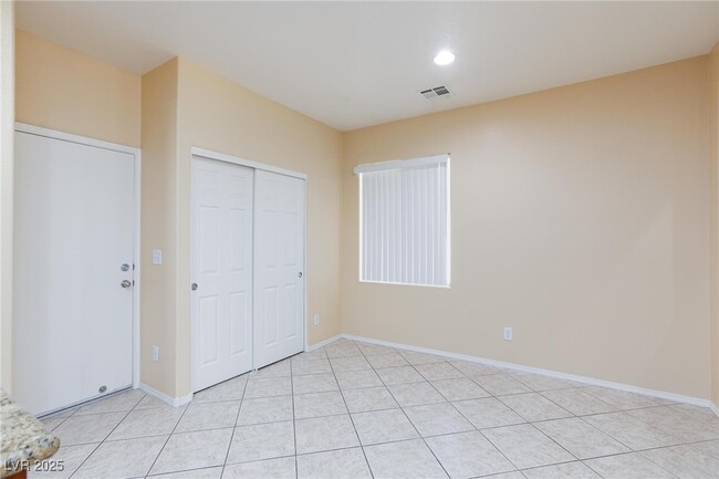 Building Photo - 5044 Walbrook Ln