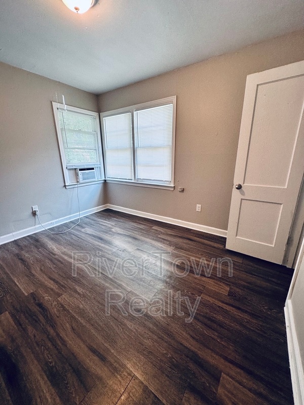 Building Photo - 3364 Rosamond Ave