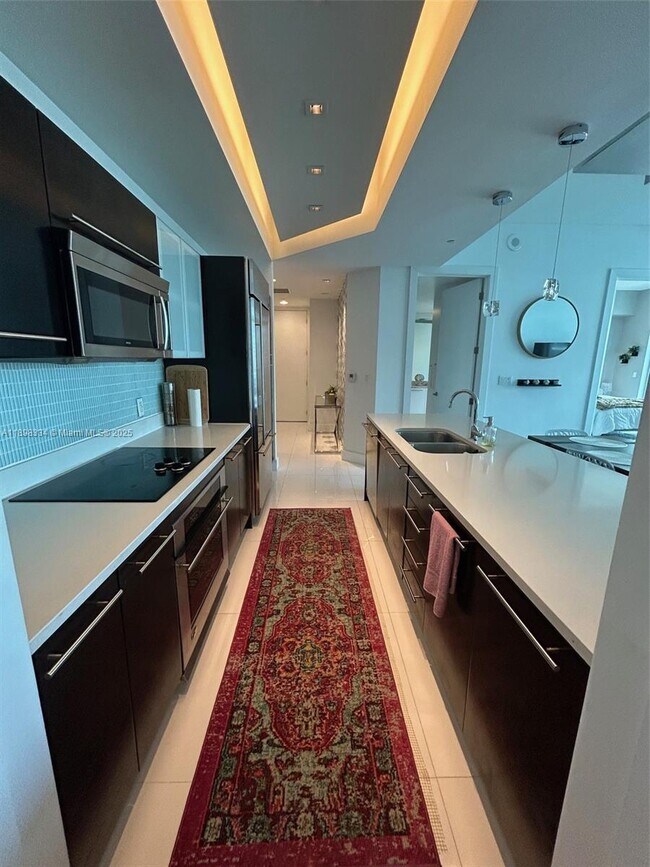 Building Photo - 500 Brickell Ave