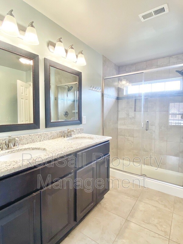 Building Photo - 13326 Harbor Dr