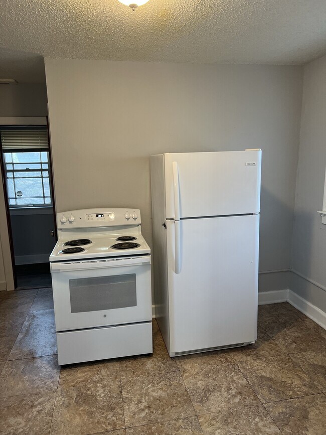 Building Photo - 2908 Madison Ave