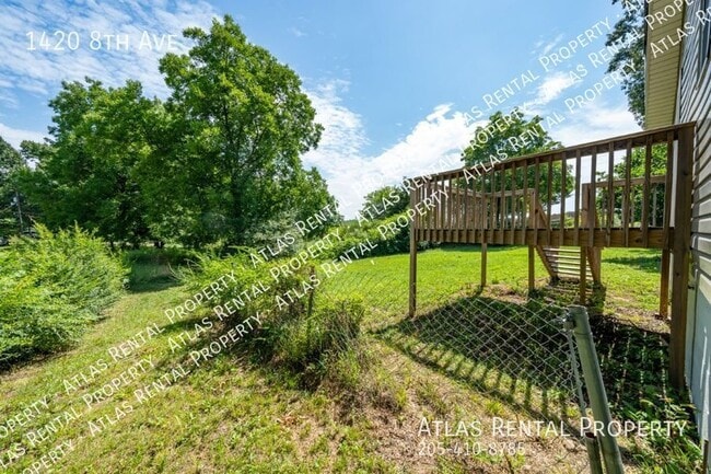 Building Photo - 1420 8th Ave