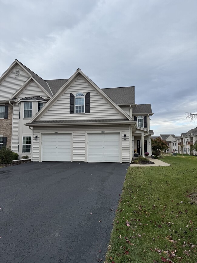 Primary Photo - 1850 Stoney Ln