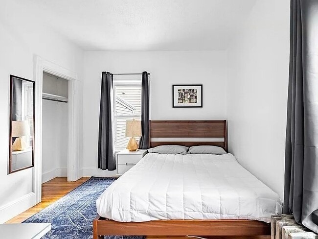 Building Photo - 61-61 Glenwood Rd