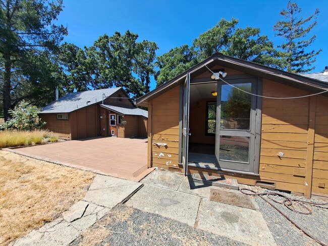 Building Photo - Living that Country Life in Napa - Close t...