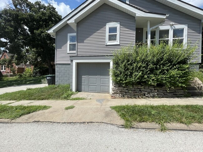 Building Photo - 2202 N 51st St