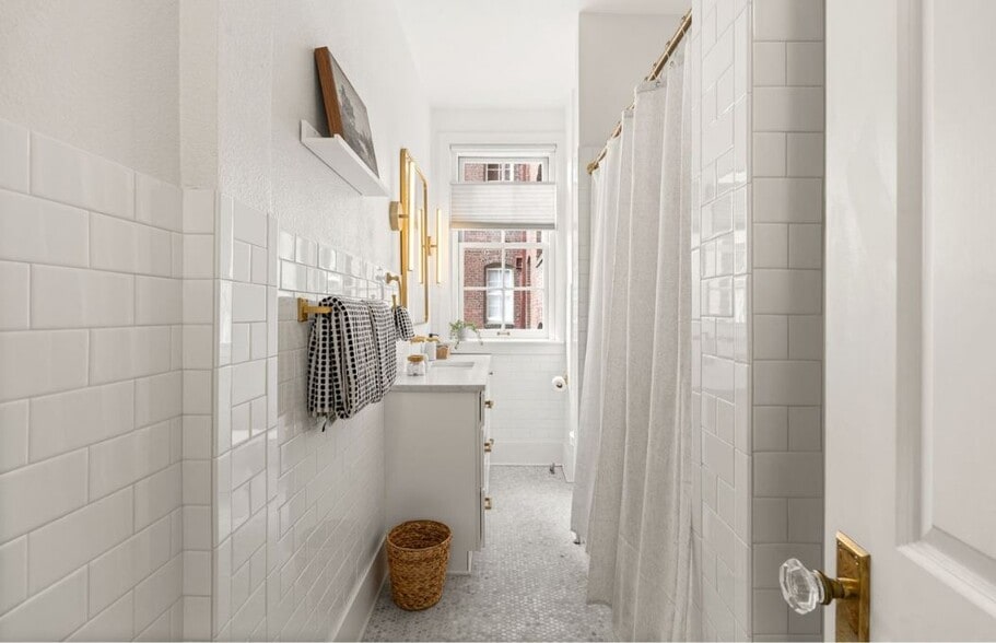 Building Photo - 410 NW 18th Ave