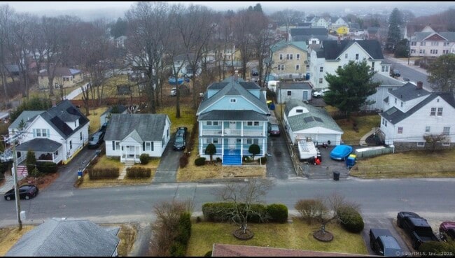 Building Photo - 367 Tudor St