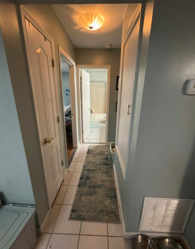 Building Photo - 169 Brookview Ln