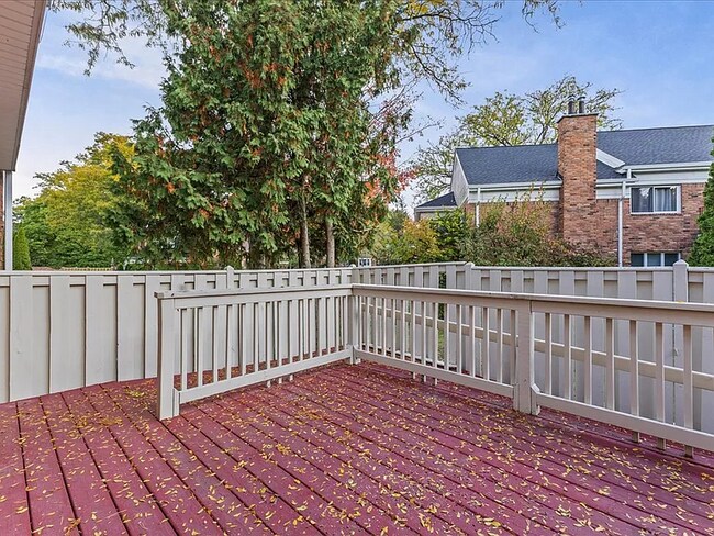 Building Photo - 750 Trailwood Path