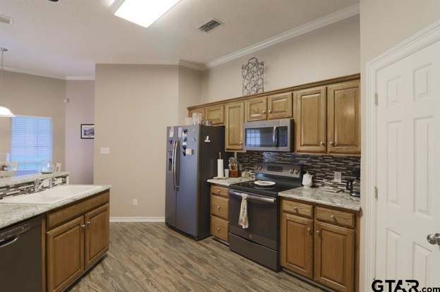 Building Photo - 16801 Lafayette Dr