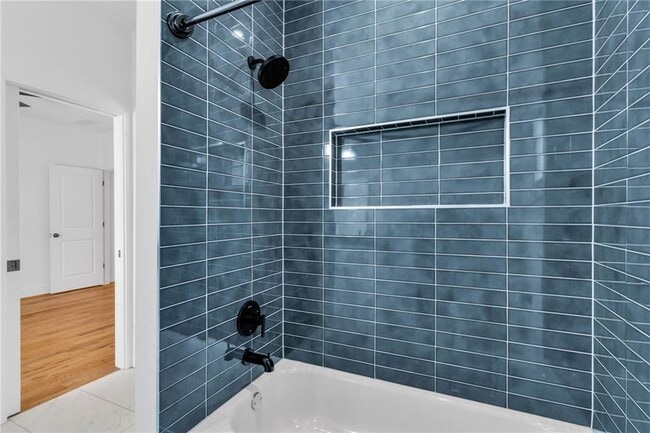 Building Photo - 976 Dunning St SE