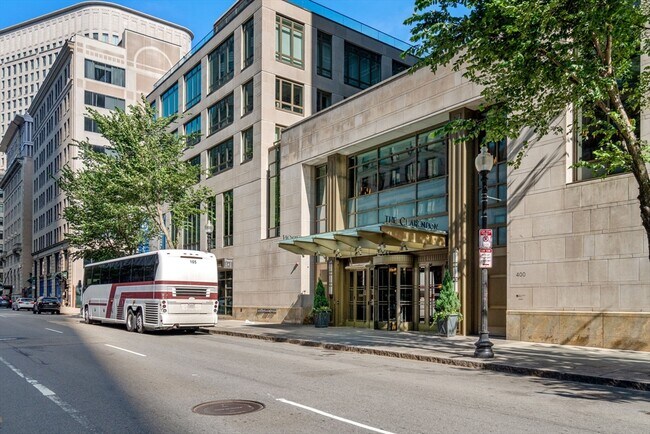 Building Photo - 400 Stuart St