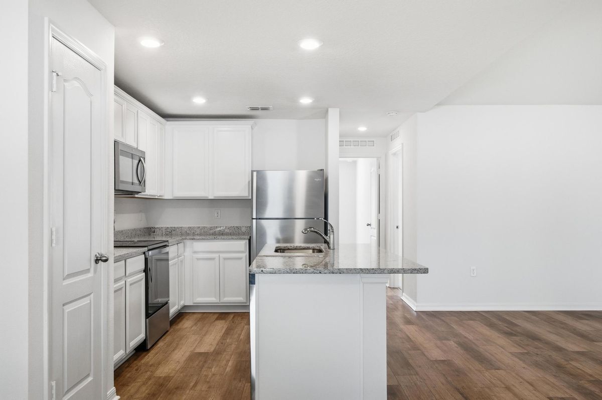 Building Photo - 15 Rivera Ln