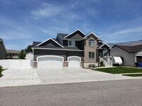 Building Photo - 42 E 1825 N