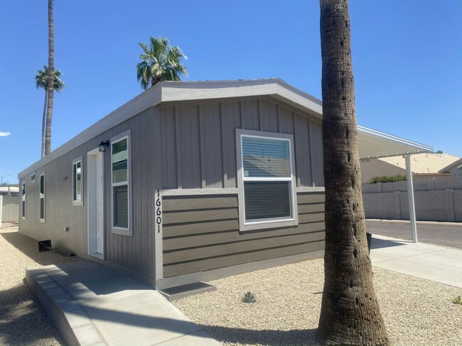 Primary Photo - 16601 N 1st Dr